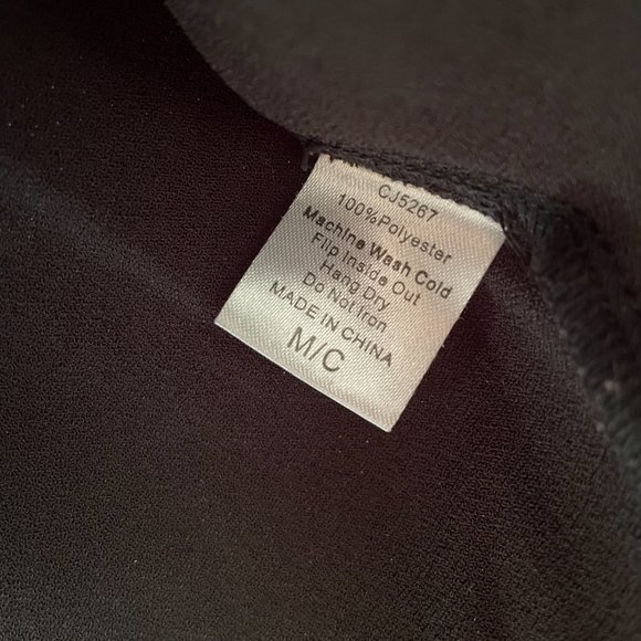 Medium black fitted blazer with collar, button closure and unique striped sleeve - Picture 3 of 8